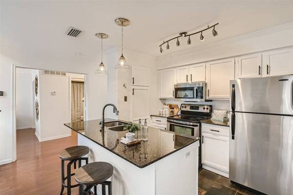 8888 Tallwood DR #3302, Austin, TX 78759