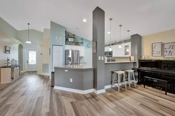 109 Country Club WAY, Royal Palm Beach, FL 33411