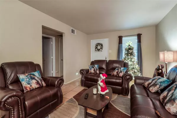 208 Alpine Court, Irving, TX 75060