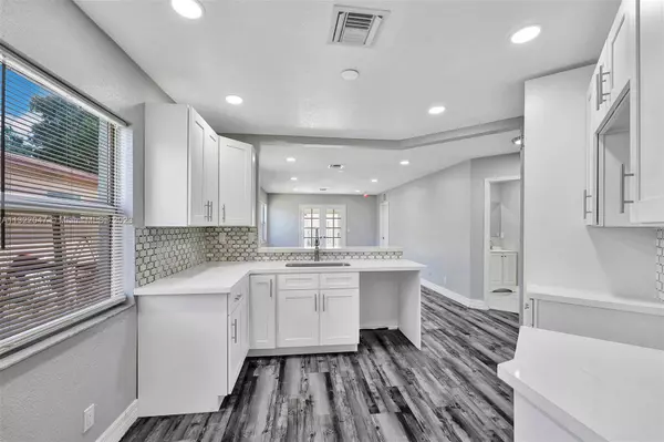 503 NW 7th Ct, Hallandale Beach, FL 33009