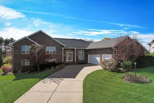 8561 Ellington Way, Middleton, WI 53562