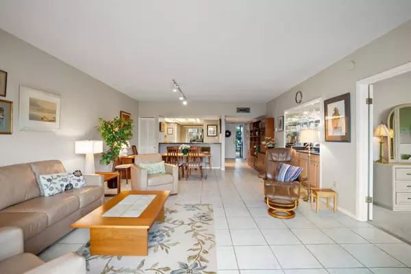 20 Dondanville Rd #104A, St Augustine, FL 32080