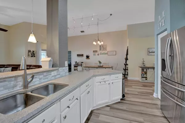 109 Country Club WAY, Royal Palm Beach, FL 33411