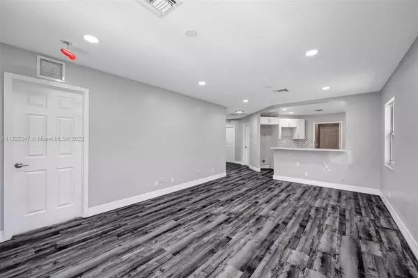 503 NW 7th Ct, Hallandale Beach, FL 33009