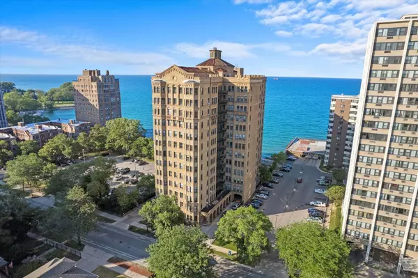 7321 S South Shore Drive #7B, Chicago, IL 60649
