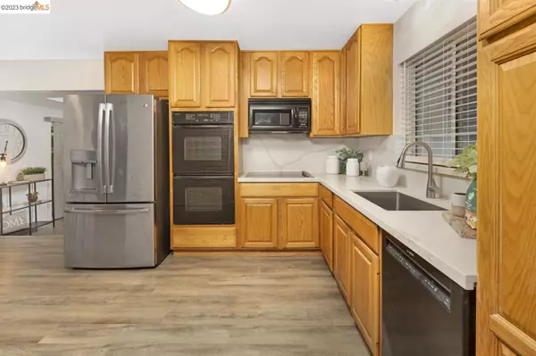 140 Alvarado Ave, Pittsburg, CA 94565