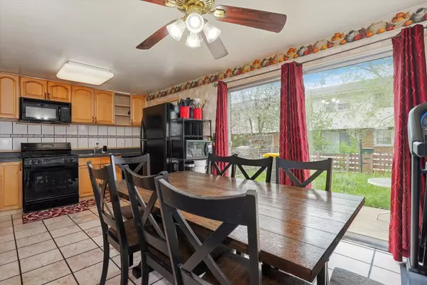 8810 Robin Drive #D, Des Plaines, IL 60016