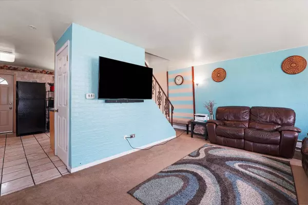 8810 Robin Drive #D, Des Plaines, IL 60016