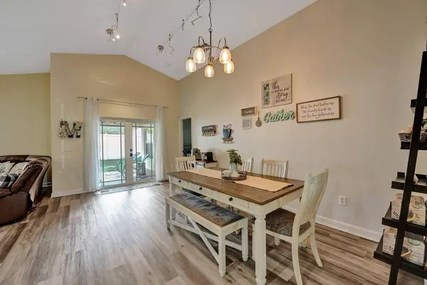 109 Country Club WAY, Royal Palm Beach, FL 33411