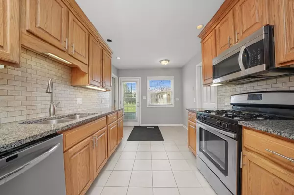 720 Ash Road, Hoffman Estates, IL 60169