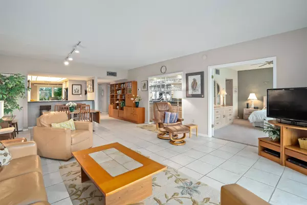 20 Dondanville Rd #104A, St Augustine, FL 32080