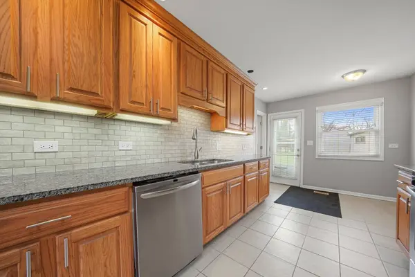 720 Ash Road, Hoffman Estates, IL 60169