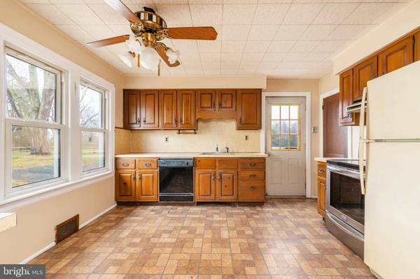 2970 E WALNUT ST, Colmar, PA 18915