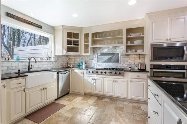 1692 Hillside ST, Marietta, GA 30066