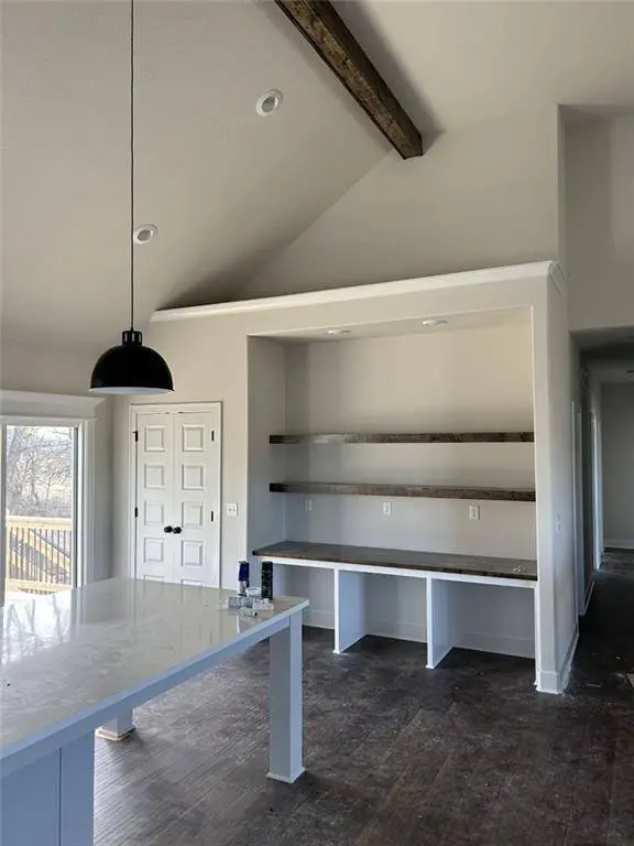 2305 NW Megan DR, Grain Valley, MO 64029