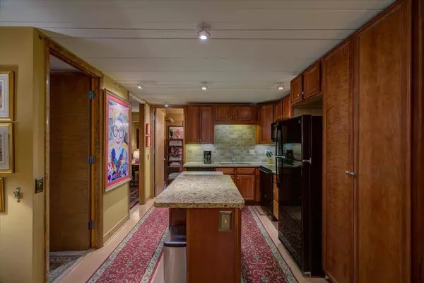 2051 Allen Blvd. #208, Middleton, WI 53562