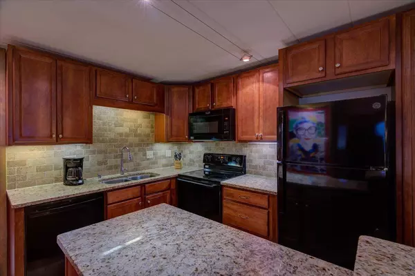 2051 Allen Blvd. #208, Middleton, WI 53562