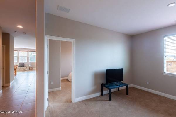 712 Apple Tree Way, Santa Maria, CA 93455