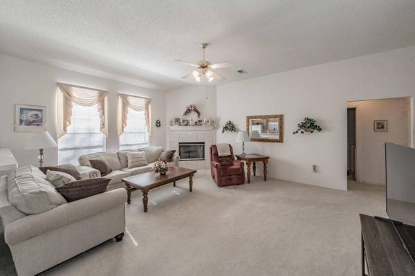 2202 Green Stone Drive, Arlington, TX 76001