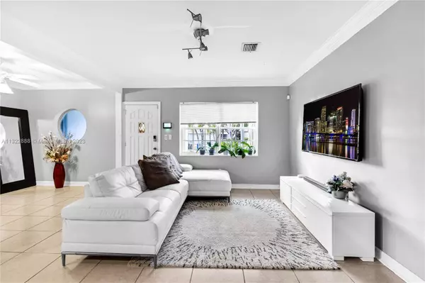 18401 NE 19th Ct, North Miami Beach, FL 33179