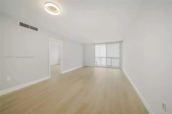 1345 Lincoln Rd #1006, Miami Beach, FL 33139