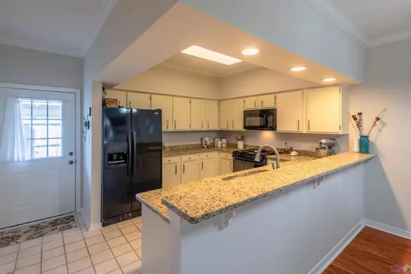 12334 S HARRELLS FERRY RD #8-D, Baton Rouge, LA 70816