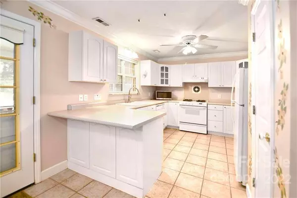 102 Yorkshire DR, Salisbury, NC 28144