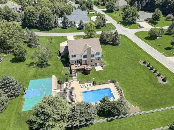 5545 Surrey Ln, Westport, WI 53597