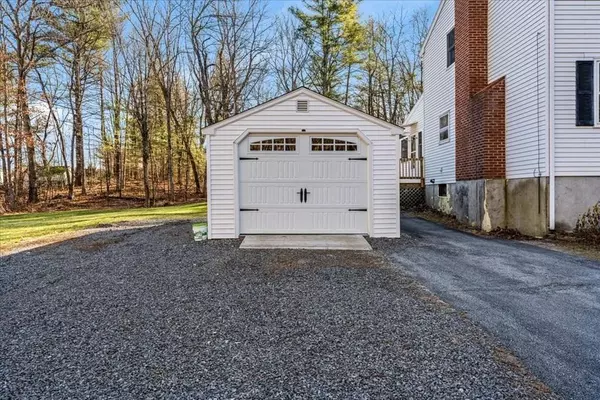 32 Red Gate Rd, Tyngsborough, MA 01879