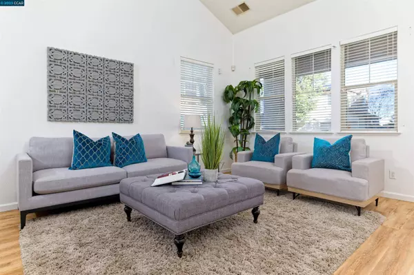 512 Chesapeake Ct, Pittsburg, CA 94565