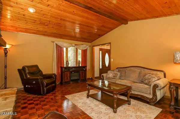 383 Cate Byrd Rd, Kodak, TN 37764