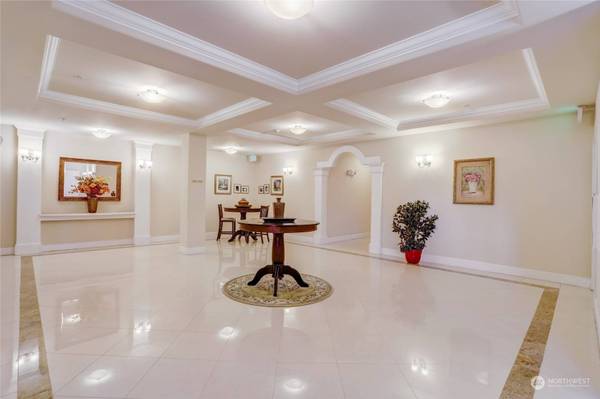 4406 Providence Point PL SE #204, Issaquah, WA 98029