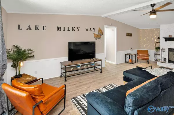 100 Milky Way Road, Guntersville, AL 35976