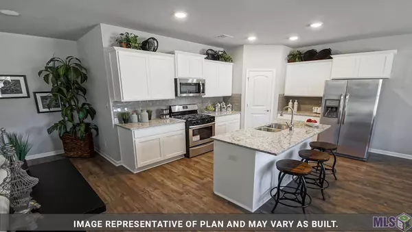 5431 HERON LANDING DR, Baton Rouge, LA 70816