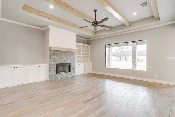 1019 Henry Way, Springtown, TX 76082