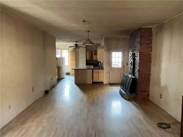 734 Ohio Ave, Glassport, PA 15045