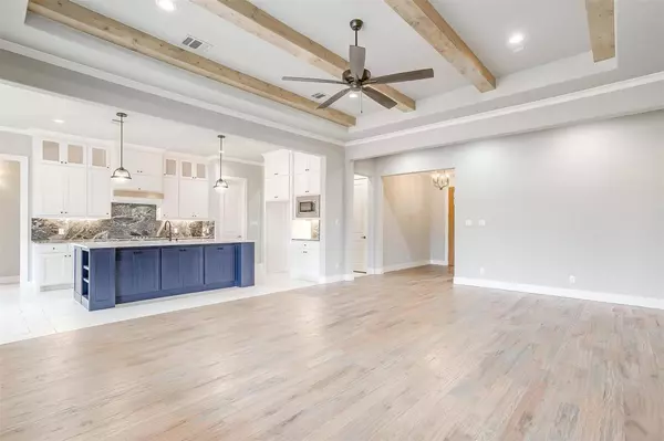 1019 Henry Way, Springtown, TX 76082