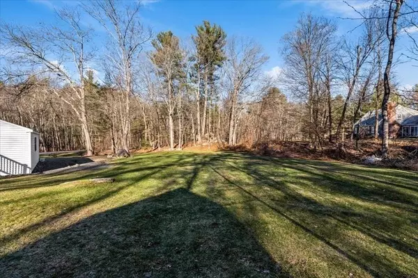 32 Red Gate Rd, Tyngsborough, MA 01879