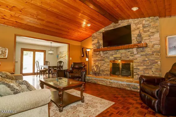 383 Cate Byrd Rd, Kodak, TN 37764