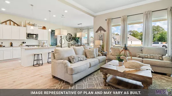 5441 HERON LANDING DR, Baton Rouge, LA 70816