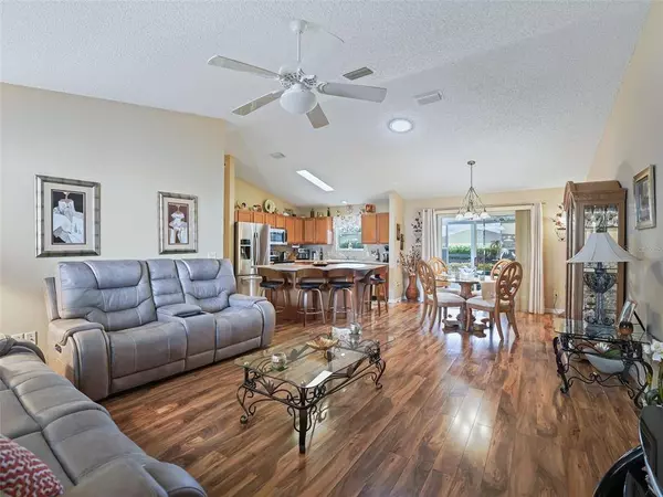 2728 PRIVADA DR, The Villages, FL 32162