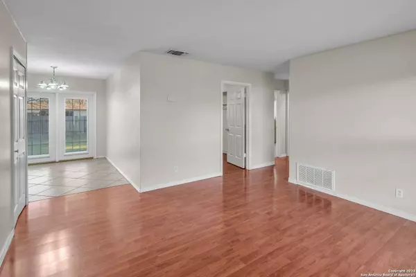 1065 RICHMOND DR, Schertz, TX 78154-2016