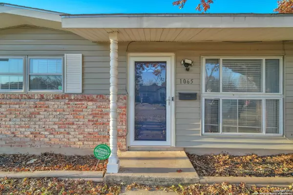 1065 RICHMOND DR, Schertz, TX 78154-2016