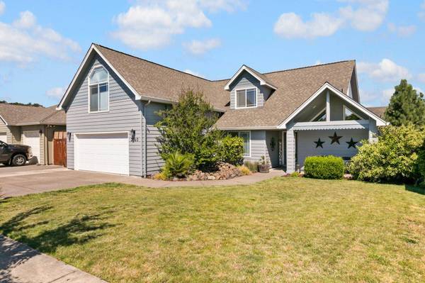 3740 Mallard LN, Medford, OR 97504