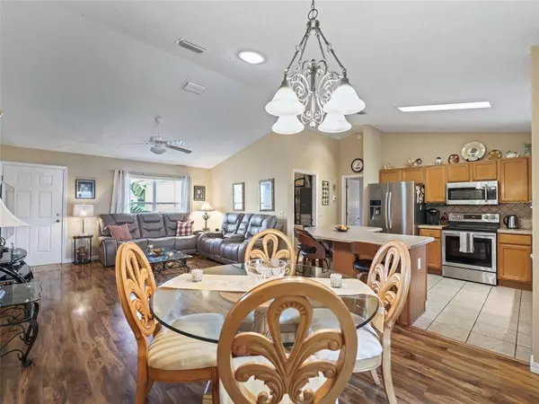 2728 PRIVADA DR, The Villages, FL 32162