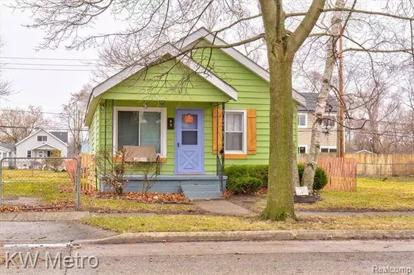 95 W HAYES Avenue, Hazel Park, MI 48030