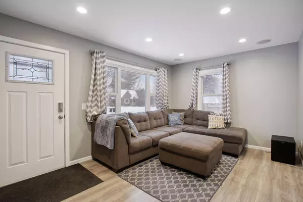 8141 Wentworth AVE S, Bloomington, MN 55420