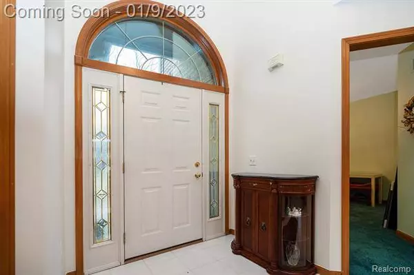 5040 VINEYARDS Boulevard, Sterling Heights, MI 48314