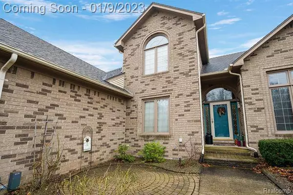 5040 VINEYARDS Boulevard, Sterling Heights, MI 48314