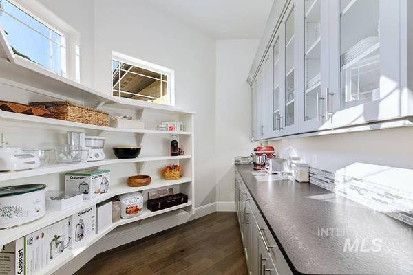 1240 W Sherington Ct, Eagle, ID 83616